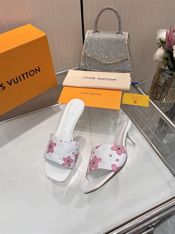 2025112818453595 280